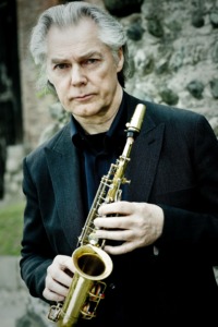 Foto von Jan Garbarek mit seinem Saxophon